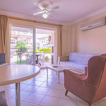 Sunset Beach Club Aqualettings Aqua 5 アパート